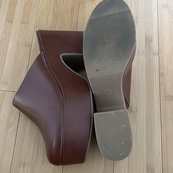 Brown mule clogs - Picture 3 of 3